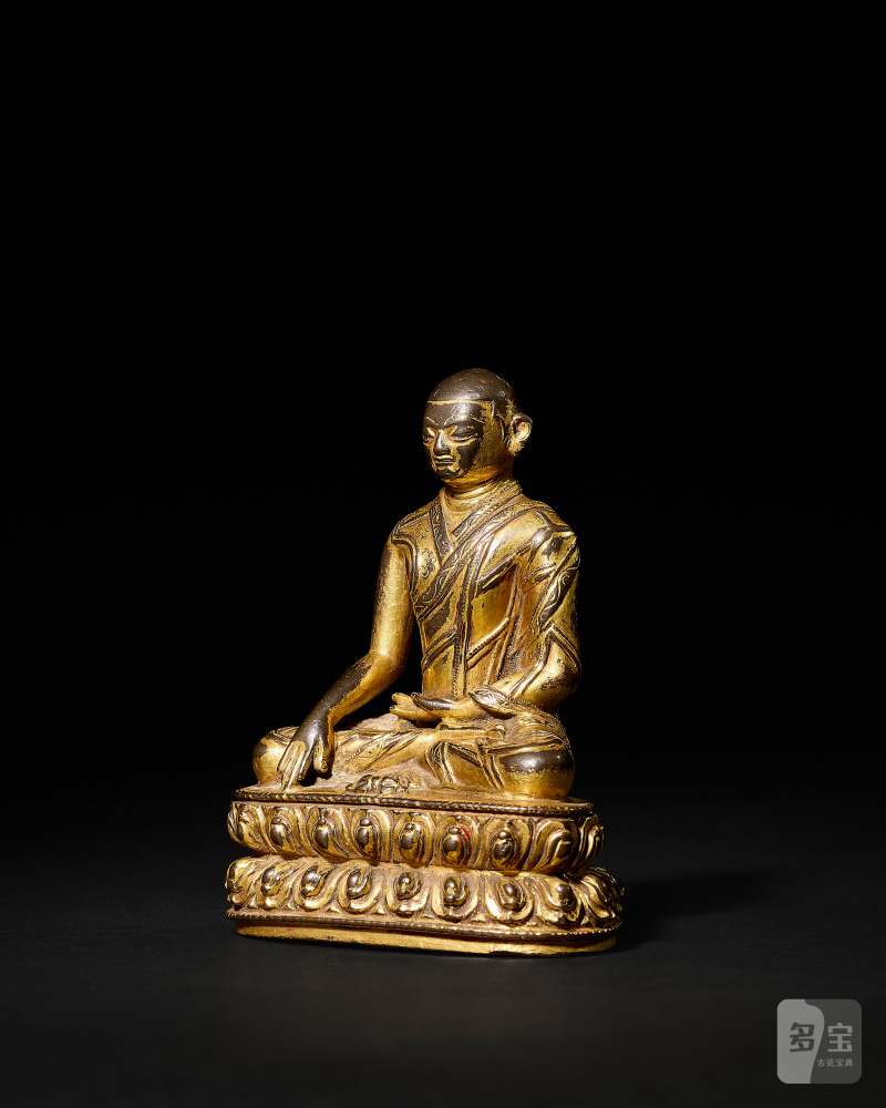 STATUE DE LAMA KAGYU EN ALLIAGE DE CUIVRE DORÉ  TIBET, XIIIE-XIVE SIÈCLE - 图2